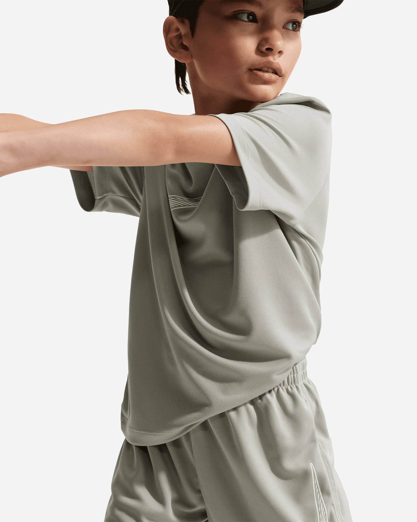 Pantaloncini NIKE DRI FIT SMALL LOGO JR - Grigio - 5 | Cisalfa Sport