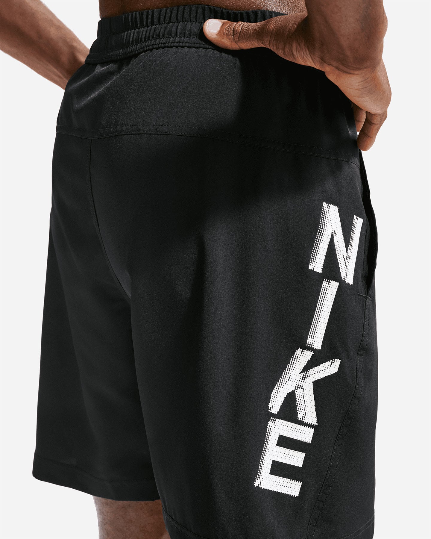Pantalone training NIKE DRI FIT GRAPHIC 7IN M - Nero - 4 | Cisalfa Sport