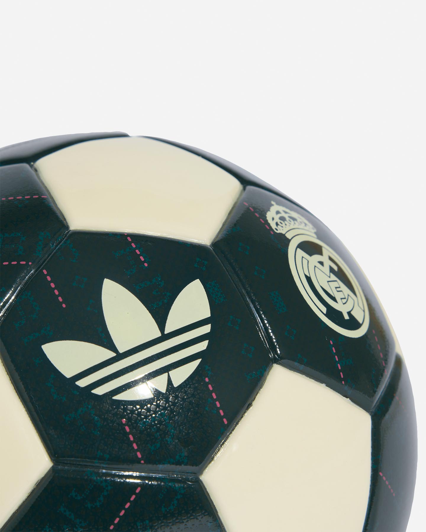Mini pallone ADIDAS MINI REAL MADRID AWAY 26  - 3 | Cisalfa Sport